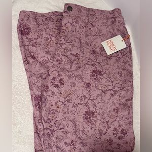 Knox Rose X Large Pink Floral
Women's Straight Leg Jeans Boho
Cottagecore Chic